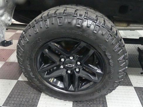 Used 2019 Chevrolet Silverado 1500 Custom Trail Boss w/ Custom Convenience Package image 15