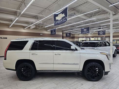Used 2015 Cadillac Escalade Premium AWD/4WD image 5
