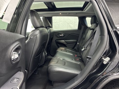 Used 2020 Jeep Cherokee Limited AWD/4WD image 11