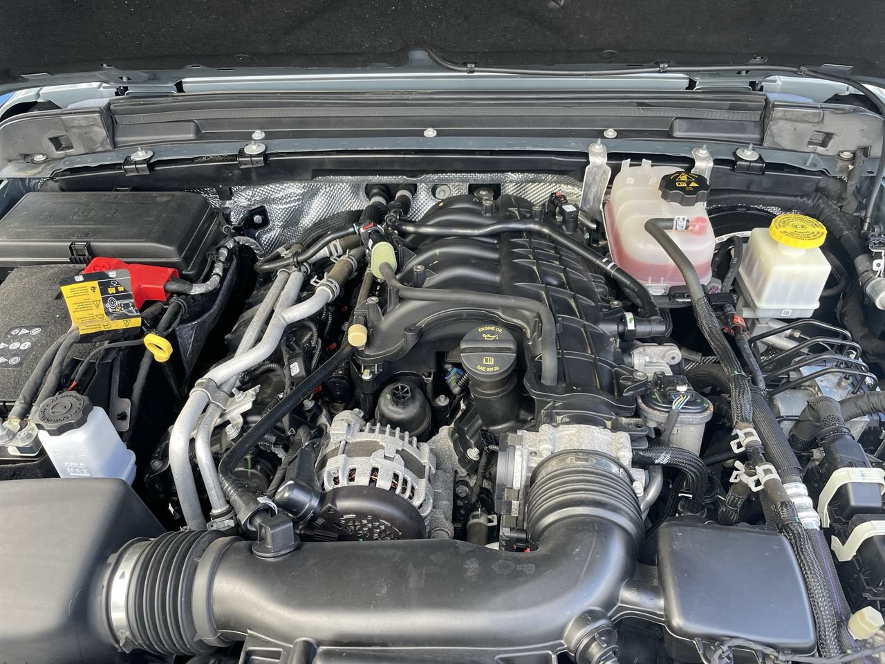 Used 2024 Jeep Gladiator Sport AWD/4WD image 40