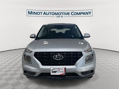 Used 2022 Hyundai Venue SE FWD image 3
