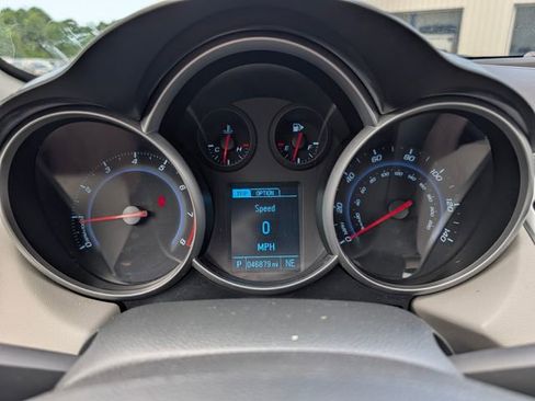 Used 2013 Chevrolet Cruze LS FWD image 21