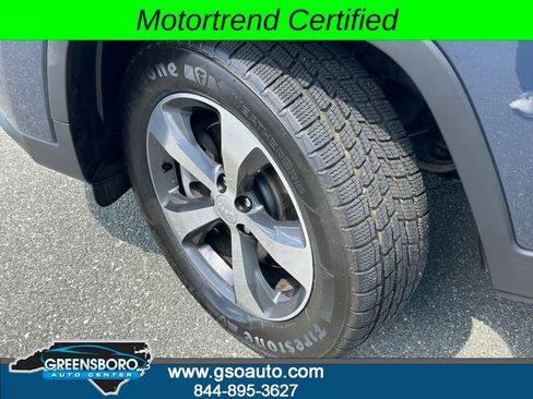 Used 2019 Jeep Cherokee Limited AWD/4WD image 3