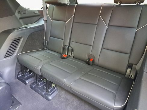 Used 2024 Cadillac Escalade Premium Luxury w/ Performance Package image 12