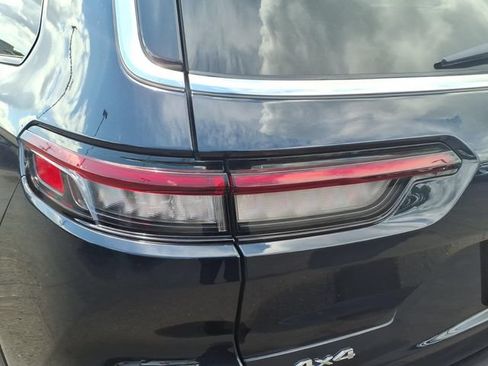 Certified 2023 Jeep Grand Cherokee L Limited AWD/4WD image 14