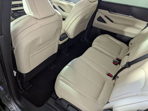 Used 2023 INFINITI QX60 Sensory w/ Cargo Package image 16