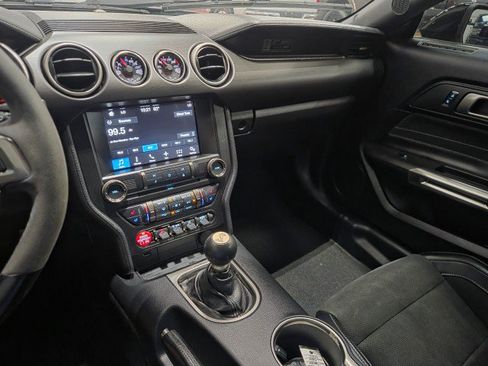 Used 2016 Ford Mustang Shelby GT350 w/ Technology Package RWD image 8