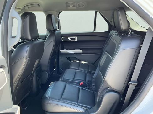 Certified 2023 Ford Explorer XLT w/ Equipment Group 202A RWD image 18