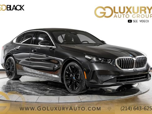 Used 2025 BMW 530i RWD image 1