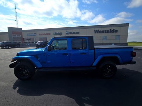 Used 2022 Jeep Gladiator Sport image 9