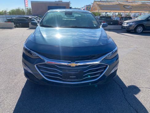 Used 2024 Chevrolet Malibu LT FWD image 2