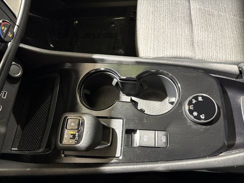 Used 2023 Nissan Rogue SV image 19