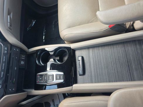 Used 2016 Honda Pilot Elite image 18