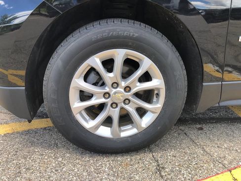 Used 2019 Chevrolet Equinox LT w/ Driver Convenience Package AWD/4WD image 17