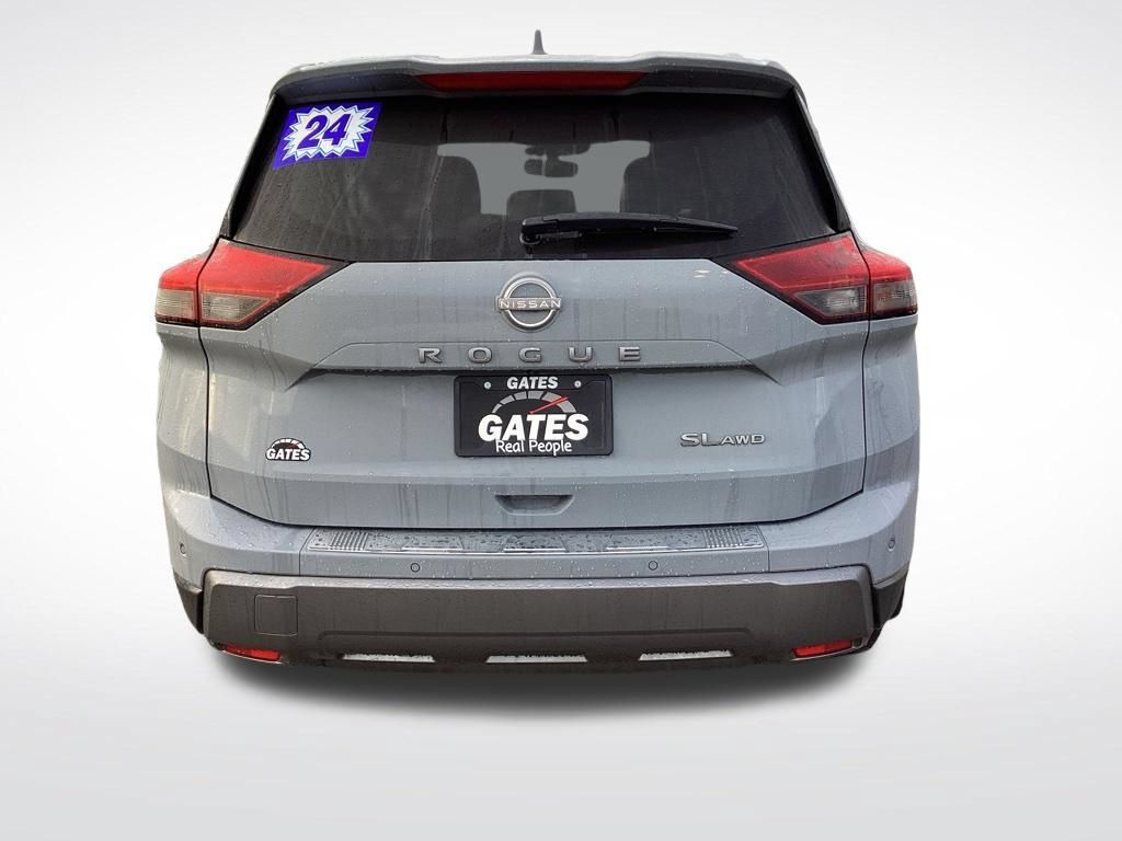 Used 2024 Nissan Rogue SL AWD/4WD image 8