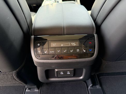 Certified 2026 INFINITI QX60 Luxe w/ Family Package AWD/4WD image 27