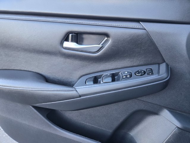 Used 2025 Nissan Sentra SV FWD image 20