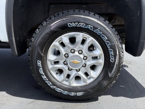 Used 2023 Chevrolet Silverado 2500 LT w/ Convenience Package AWD/4WD image 12