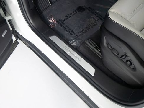 Certified 2026 Porsche Cayenne E-Hybrid Coupe AWD/4WD image 22