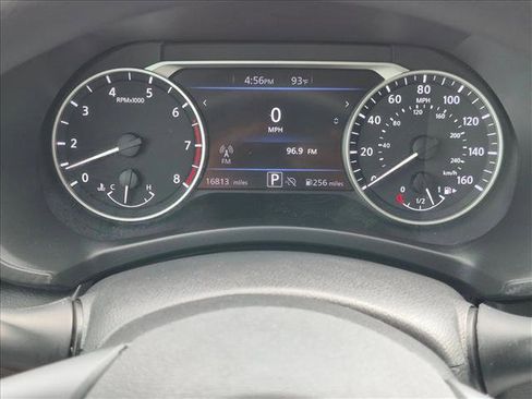 Used 2025 Nissan Sentra SV FWD image 12