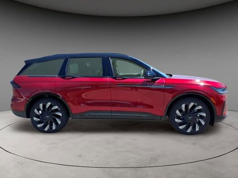 New 2026 Lincoln Nautilus Reserve w/ Jet Appearance Package AWD/4WD image 10