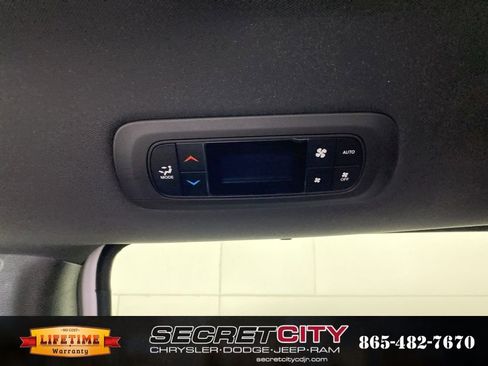New 2026 Chrysler Pacifica Select image 31