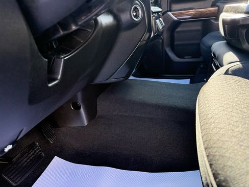 Used 2019 GMC Sierra 1500 SLE w/ SLE Value Package image 27