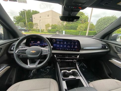 Used 2026 Chevrolet Traverse LT w/ Driver Confidence Package FWD image 16