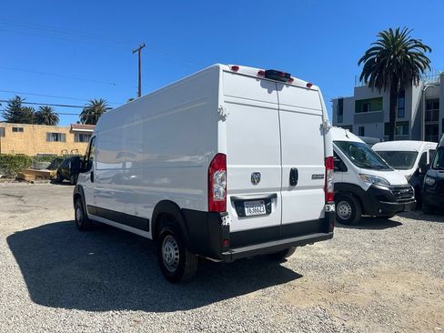 Used 2024 RAM ProMaster 2500 w/ Convenience Group FWD image 9