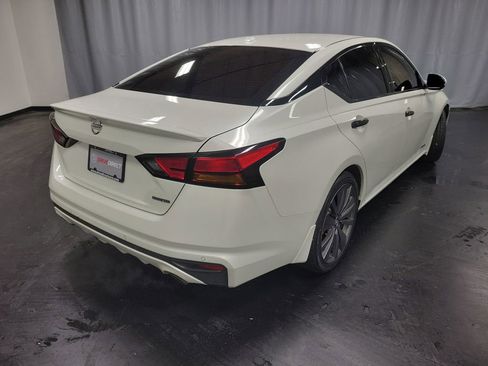 Used 2019 Nissan Altima 2.0 Edition One image 9