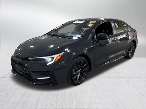 Certified 2024 Toyota Corolla SE AWD/4WD image 3