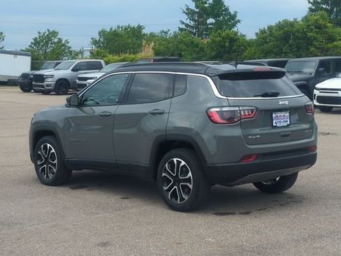 Used 2024 Jeep Compass Limited AWD/4WD image 5