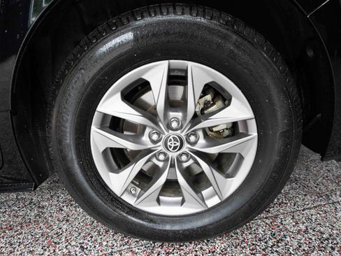 Used 2022 Toyota Sienna LE FWD image 30