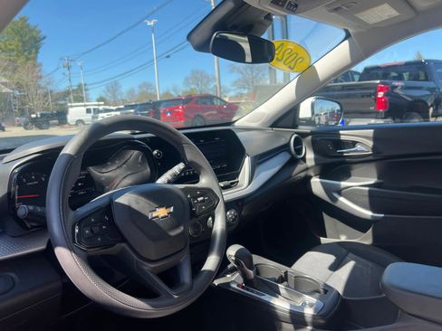 Certified 2024 Chevrolet Trax LS w/ LS Convenience Package FWD image 14