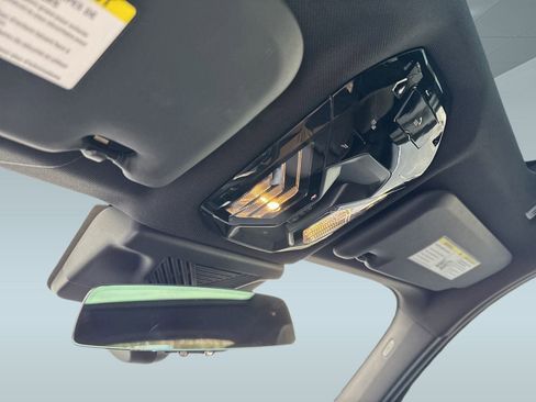 Used 2025 BMW X3 xDrive30i w/ Convenience Package image 18