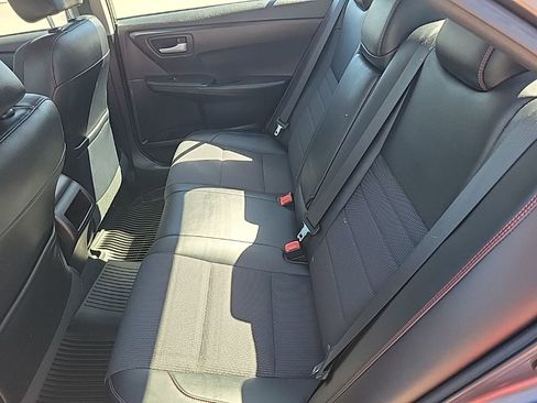 Used 2017 Toyota Camry SE image 33