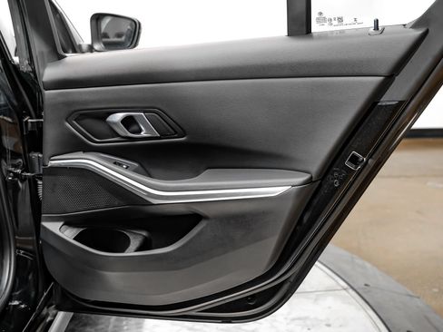 Used 2025 BMW 330i Sedan w/ Convenience Package RWD image 61