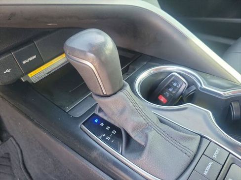 Certified 2020 Toyota Camry XSE FWD image 28