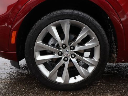 Used 2023 Buick Envision Avenir image 30