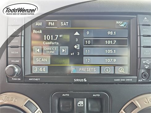 Used 2016 Jeep Wrangler Unlimited Sahara AWD/4WD image 27
