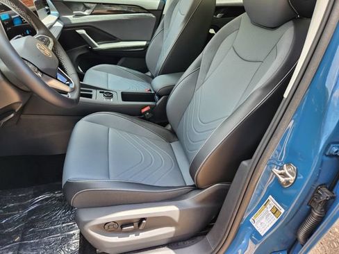 New 2026 Volkswagen Tiguan SE AWD/4WD image 11
