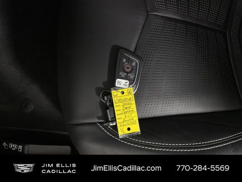 Used 2022 Chevrolet Corvette Stingray Premium Cpe w/ Engine Appearance Package image 33