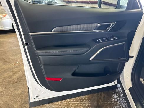 New 2025 Kia Telluride EX image 28