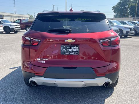 Used 2021 Chevrolet Blazer LT FWD image 3