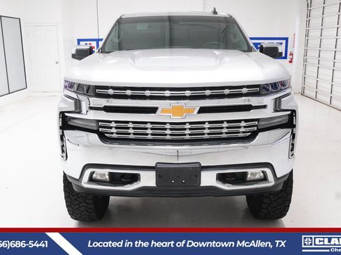Used 2021 Chevrolet Silverado 1500 LT image 2