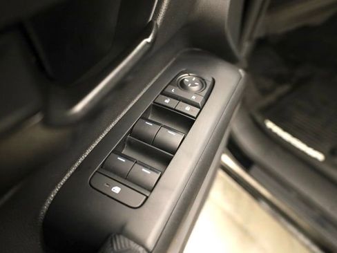 Certified 2025 Toyota Tacoma SR5 image 10