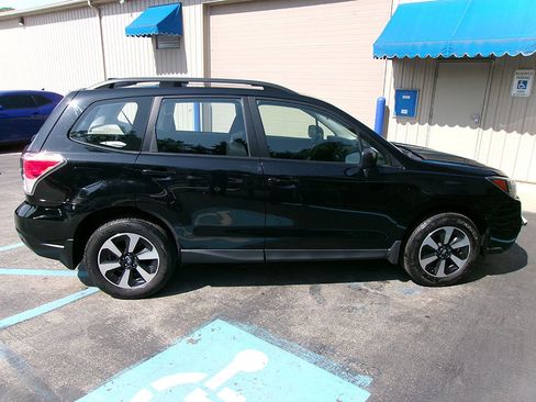 Used 2017 Subaru Forester 2.5i w/ Alloy Wheel Package image 6