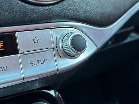 Used 2019 Kia Stinger GT1 image 32