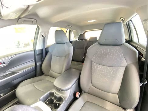 Certified 2025 Toyota RAV4 XLE AWD/4WD image 14