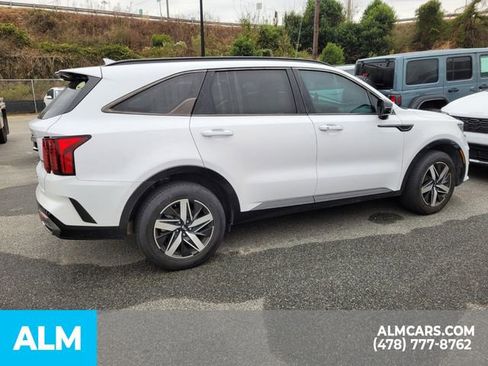 Used 2021 Kia Sorento EX w/ Panoramic Sunroof Package image 11